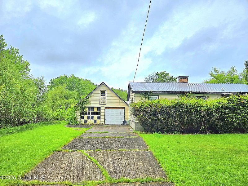 2nd image of 4 S East Avenue