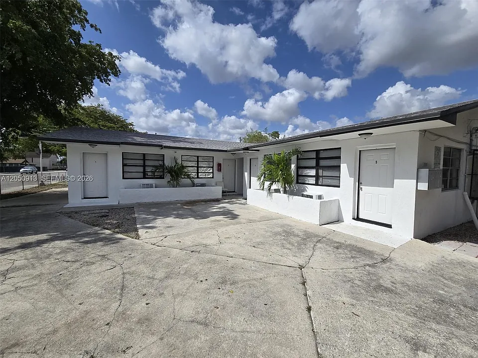 7090 NW 17th Ave #3