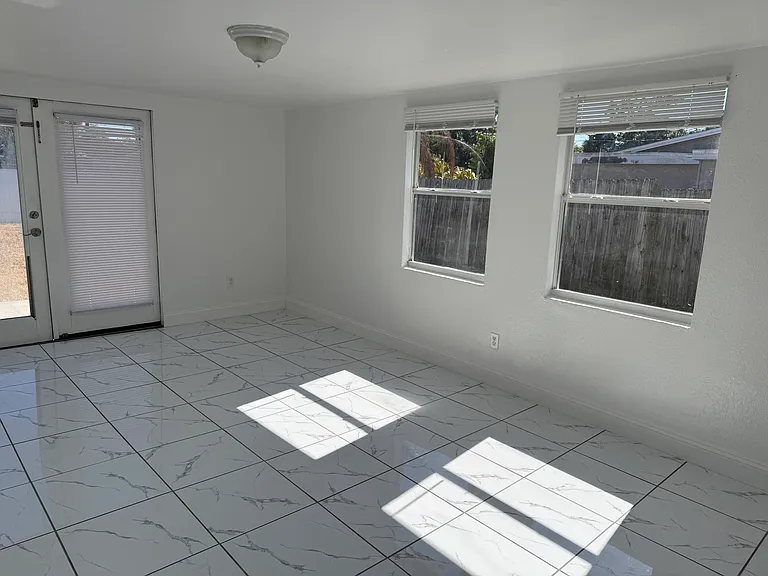 7101 15th St N — Photo 9