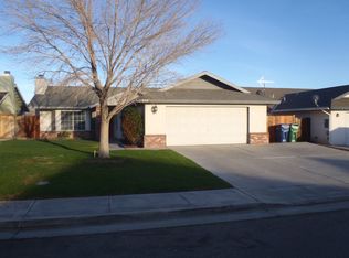 608 Suzanne St, Ridgecrest, CA 93555