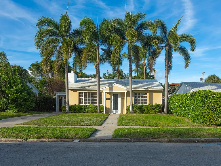 245 Cortez Rd — Photo 6