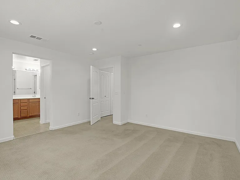 2111 Parkhurst St — Photo 18