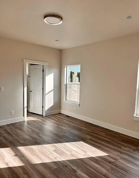 1025 W Cheney Dr — Photo 9