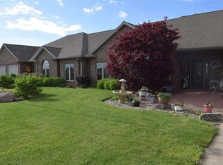 1572 Liberty Rd, Jacksonville, IL 62650