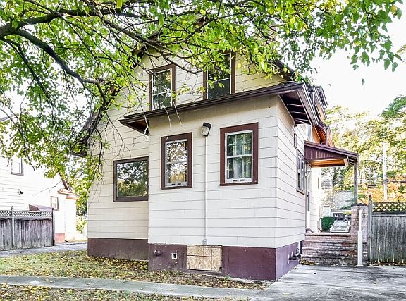 5th image of 150 Hudson Ave