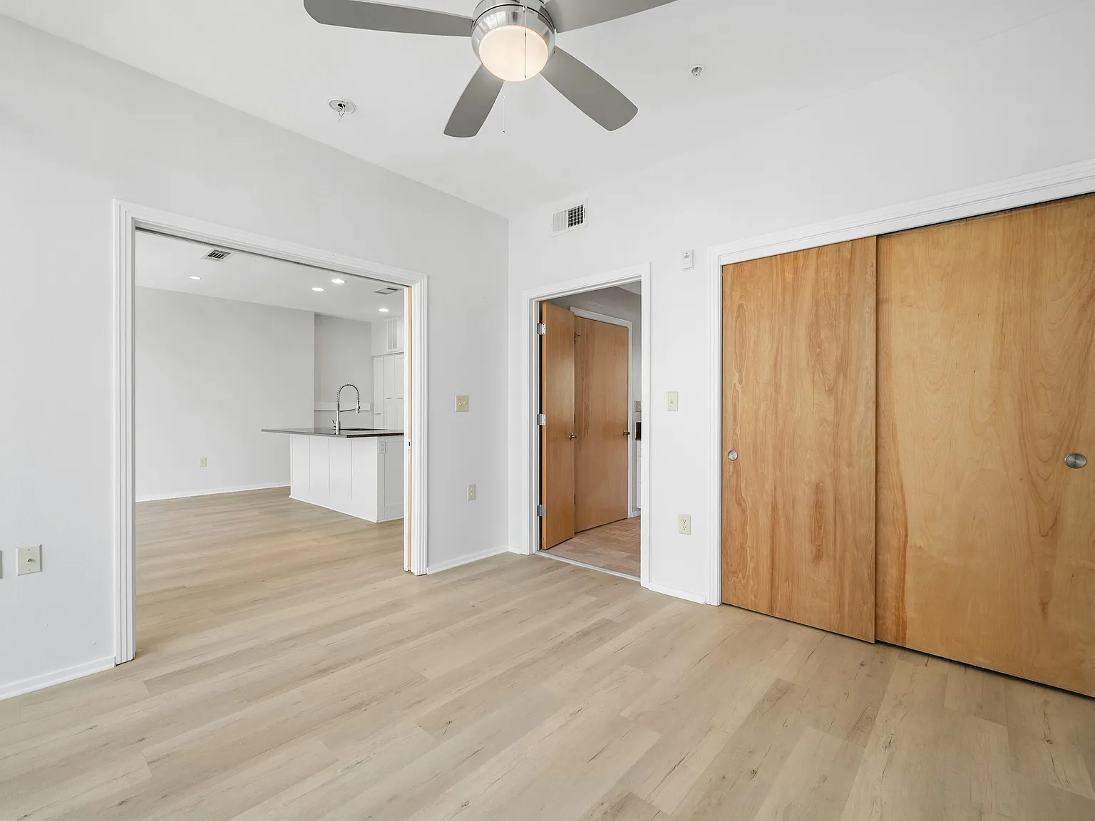 1 bed, 681 sqft, $2,950 — Photo 2