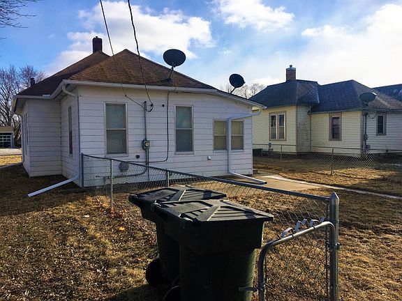 3rd image of 3629 Floyd Blvd