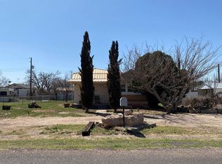 202 E 22nd St, Crane, TX 79731