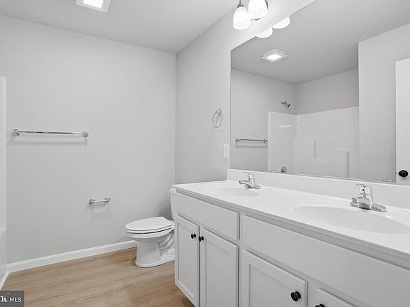 2nd image of 101 Fairfax Ln