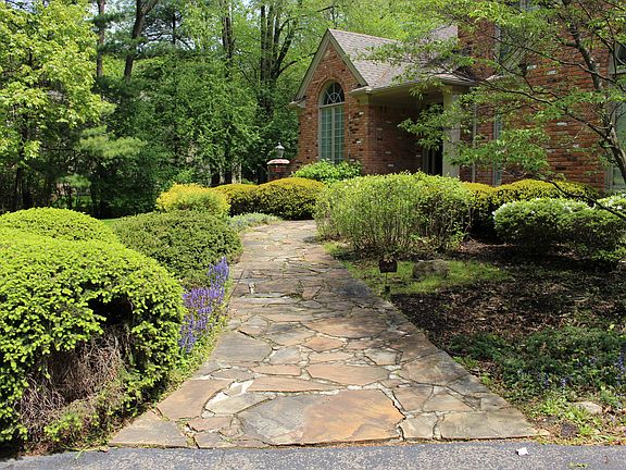 5th image of 5940 Sussex Dr