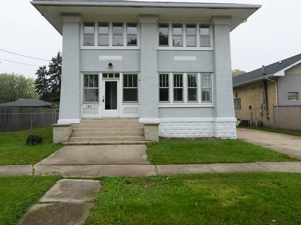 103 W Blackman St, Harvard, IL 60033