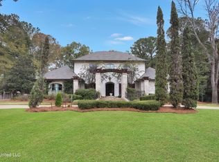 115 Summer Lake Dr, Ridgeland, MS 39157