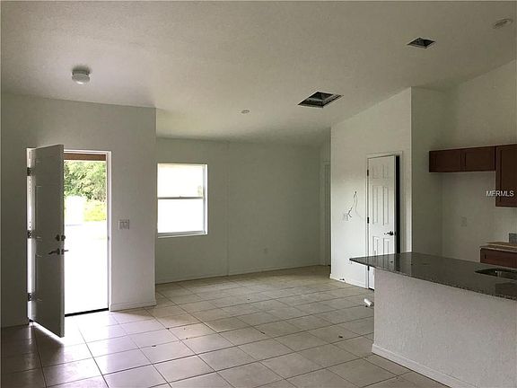 4th image of 2676 Vineyard Cir