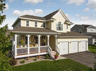 1953 Hackberry Ln, Shakopee, MN 55379