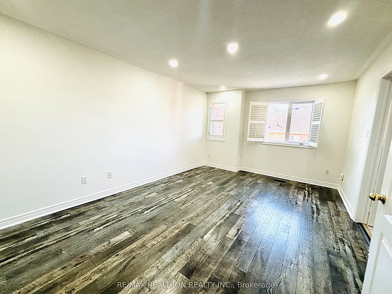56 Kimono Cres — Photo 24
