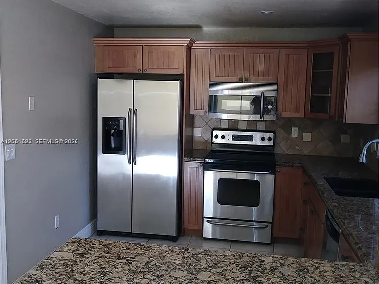 804 NW 99th Ave — Photo 4