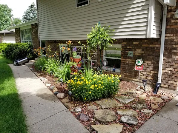 113 Heritage Dr, Minooka, IL 60447