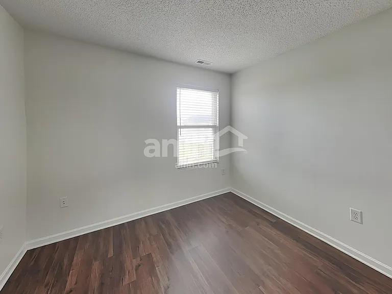13711 Riding Hill Ave — Photo 15