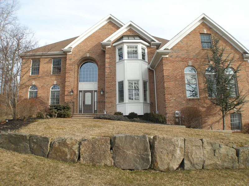 1st image of 6 Forest Hill Dr