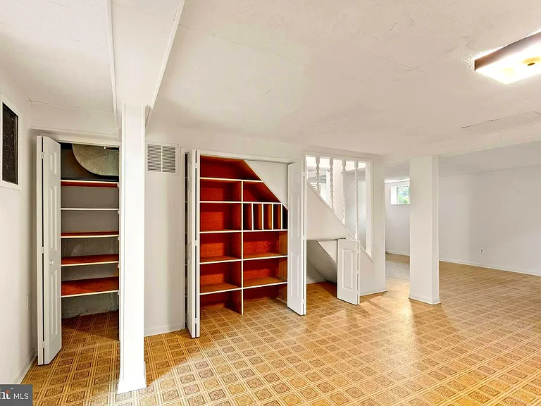 7109 Davis Ct — Photo 40