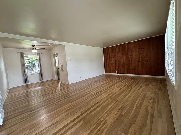 3rd image of 112 Carol Ave
