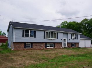 2 Stone St, Waterford, CT 06385