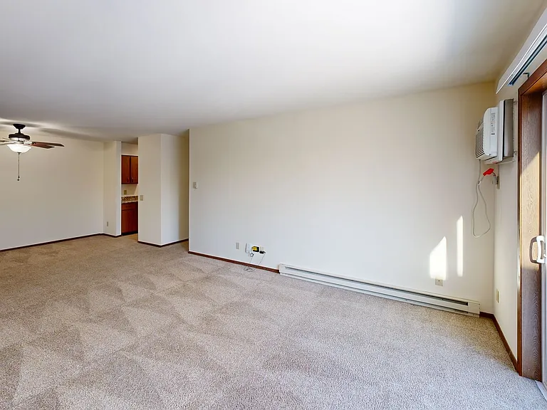 High Point Commons Apartments — Photo 13