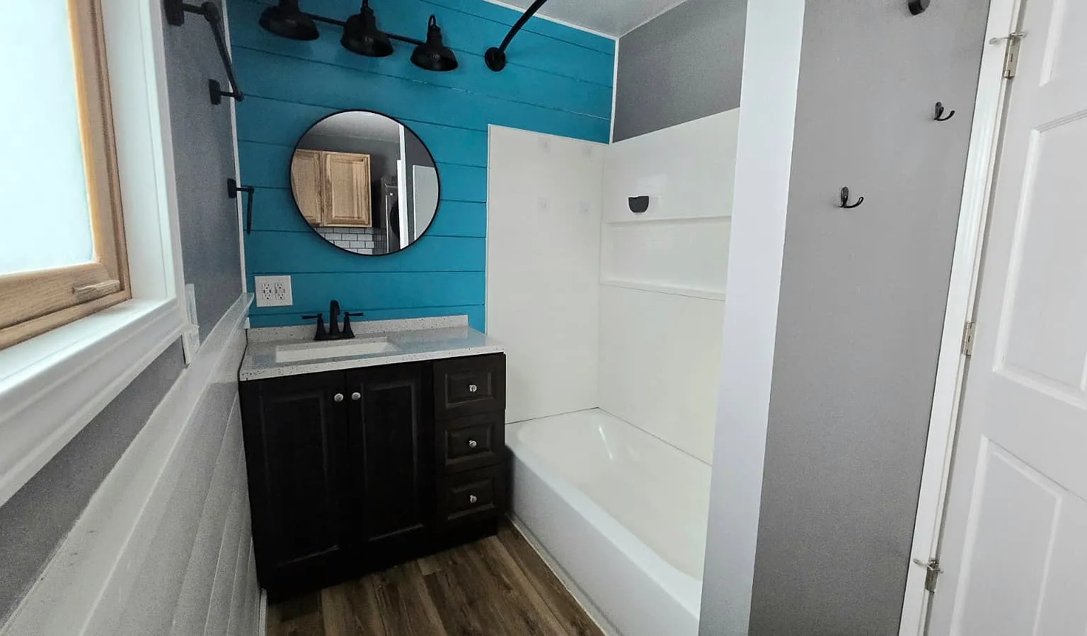 1310 Baker Street — Photo 3