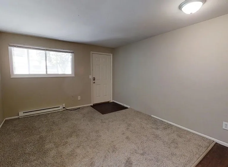 1524 Neil Ave #21 — Photo 3