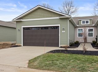 556 Eldemire Ln, Elyria, OH 44035