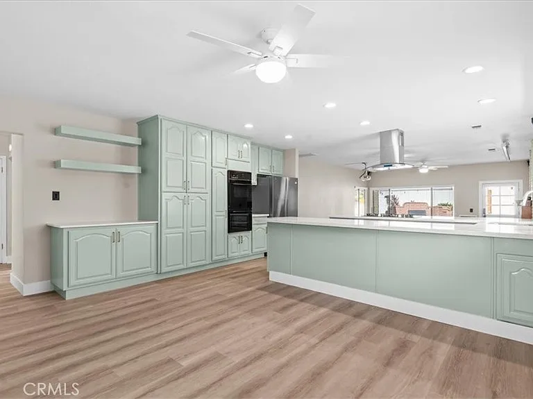 943 N Orange Ave — Photo 4