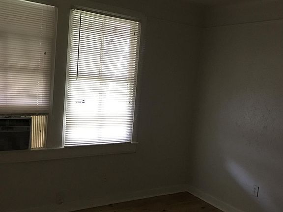 4th image of 2508 Acacia St