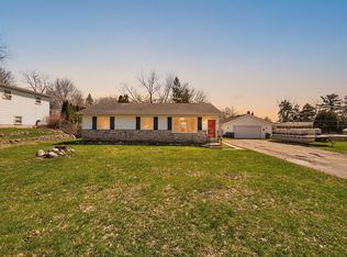 893 Sherry Dr, Lake Orion, MI 48362