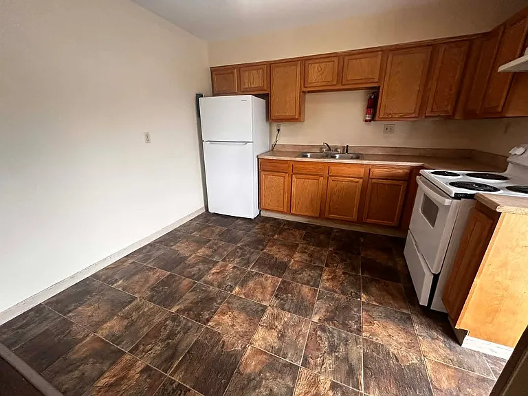 29 McCulloh St — Photo 3