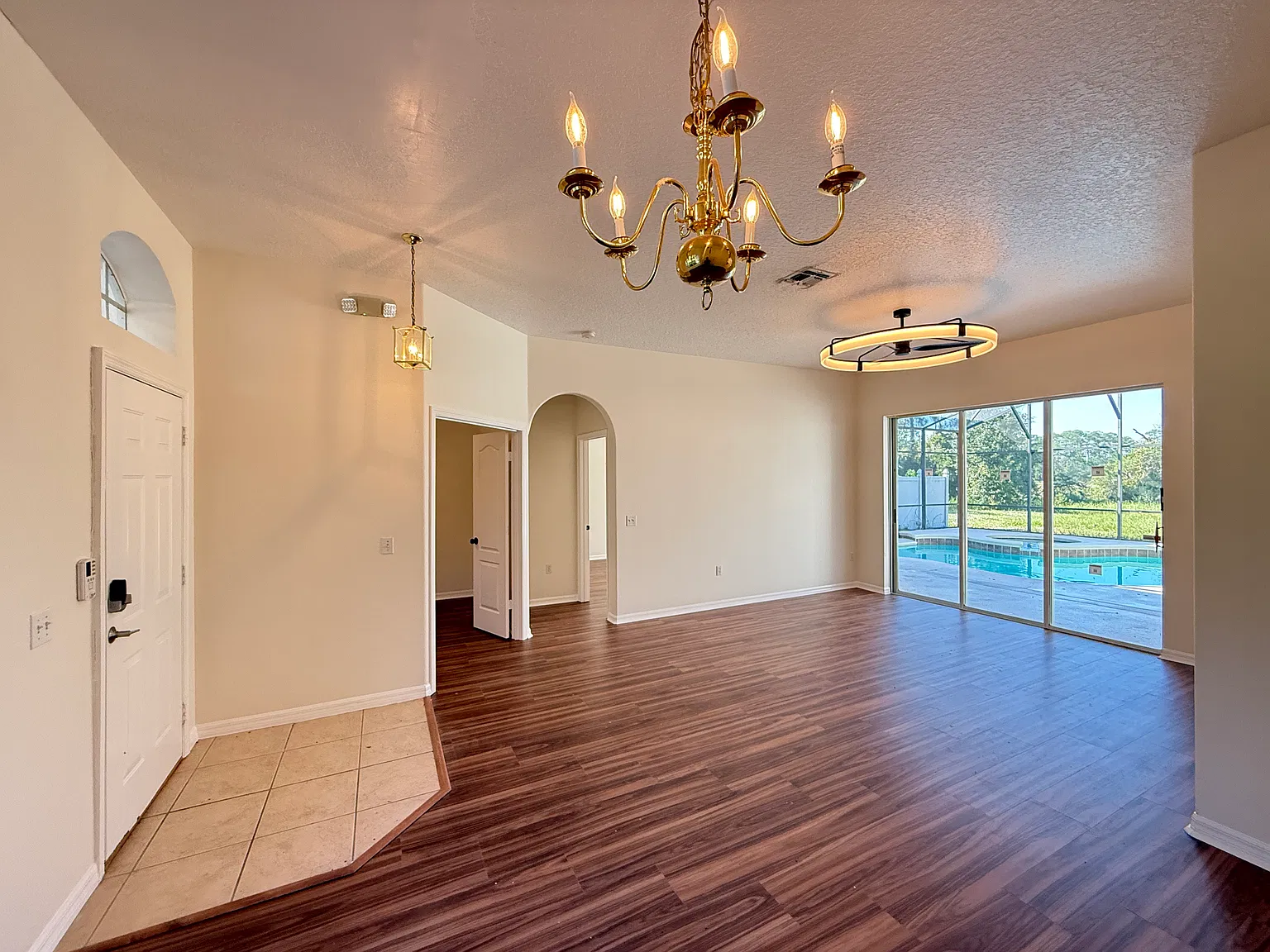 5 bed, 2611 sqft, $2,950 — Photo 4