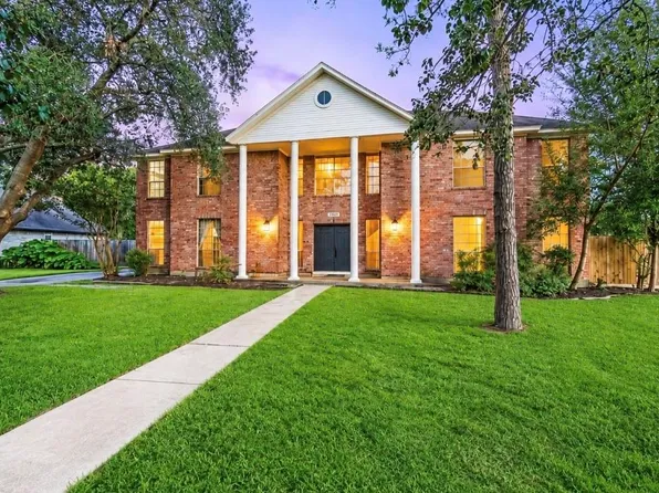 1414 W Castlewood Ave, Friendswood, TX 77546