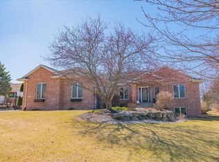 5 Kingswood Cir, Verona, WI 53593