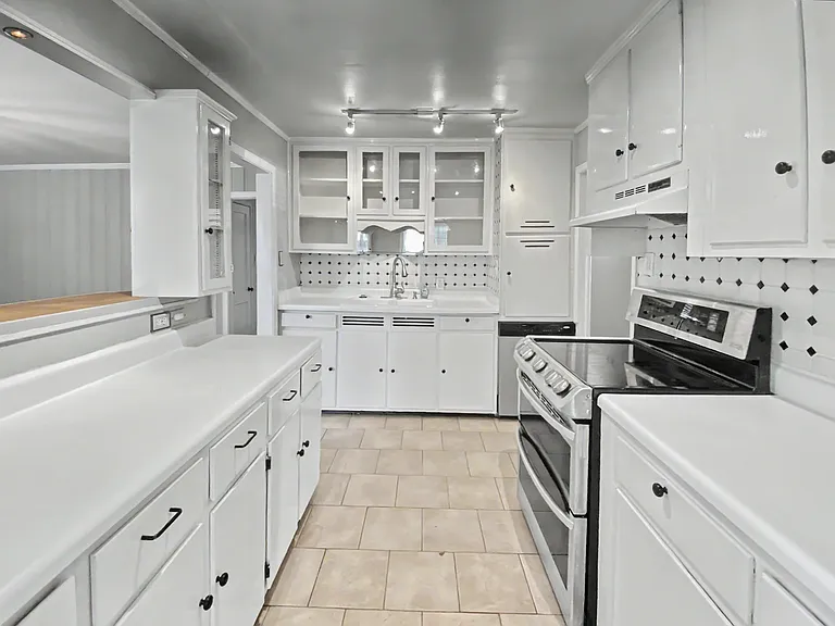 519 Woodland Dr — Photo 17