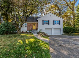 73 Hilary Cir, New Rochelle, NY 10804