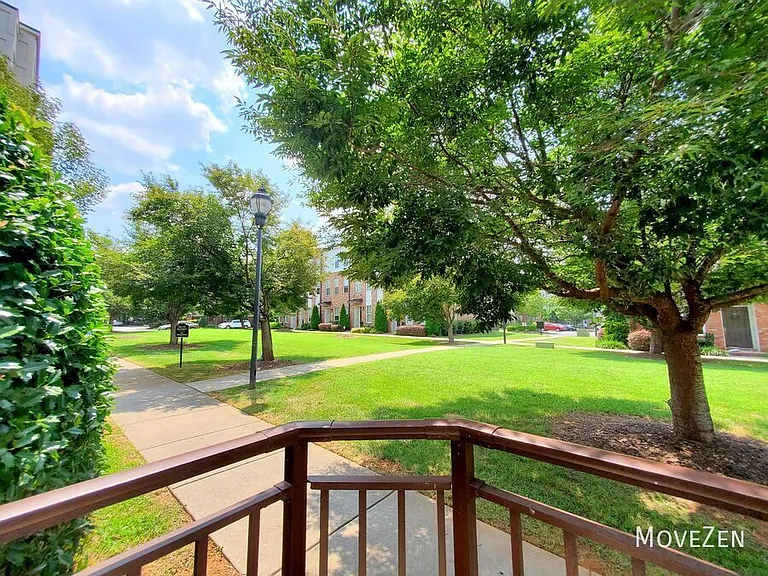 827 Seigle Point Dr — Photo 13