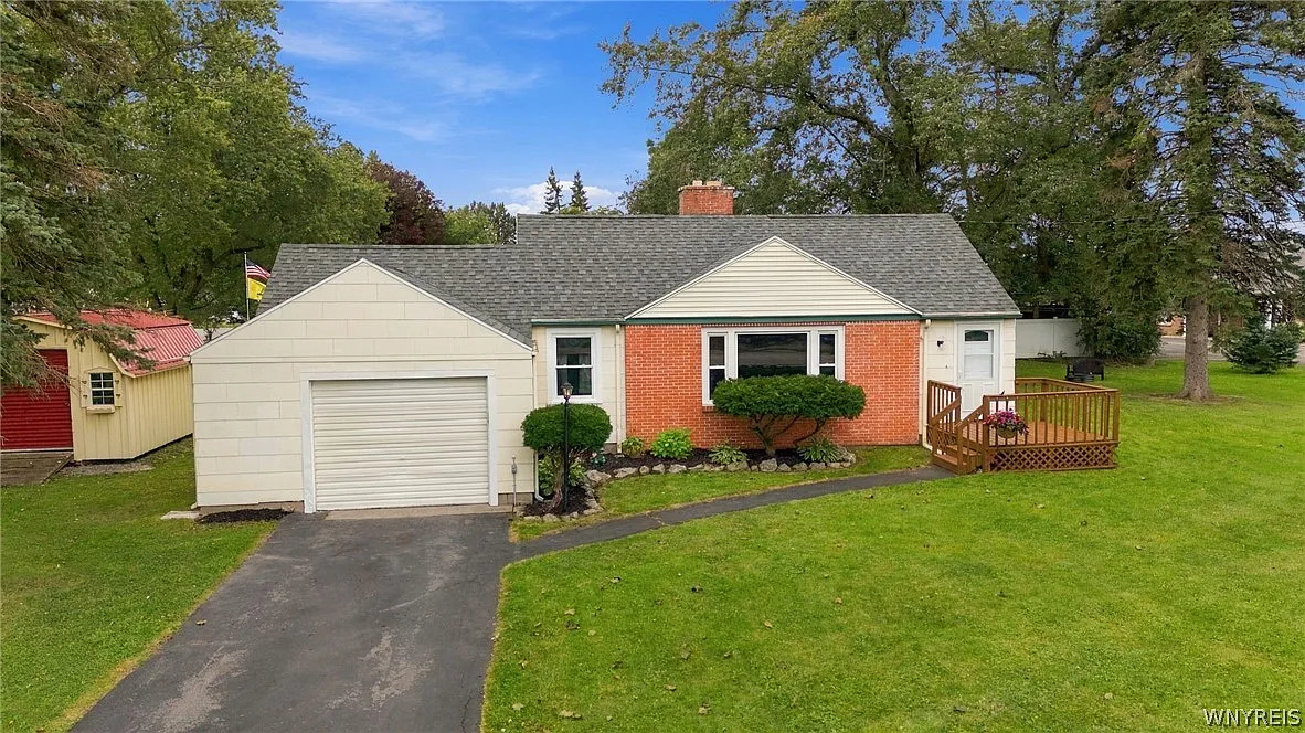 2 bed, 1.0 bath, 964 sqft, $1,700 — Photo 3