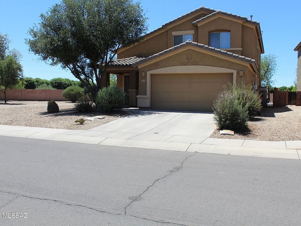 1st image of 124 S Burro Canyon Pl