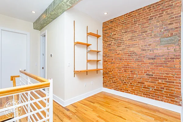 Rented by MySpaceNYC | media 35