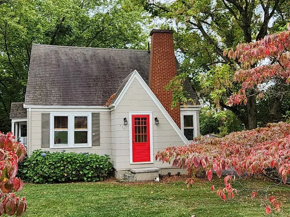 426 Betsy Bell Rd, Staunton, VA 24401