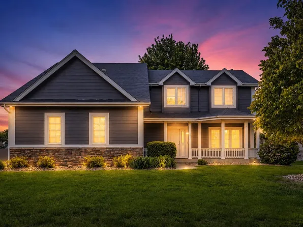 2106 SW Woodland Dr, Ankeny, IA 50023