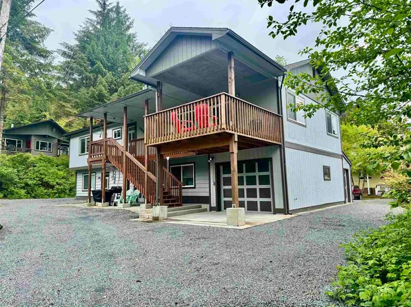 104 Sunset Dr, Sitka, AK 99835