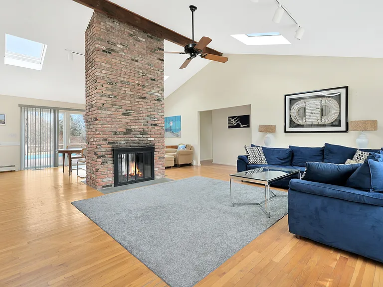 58 Windmill Ln — Photo 5
