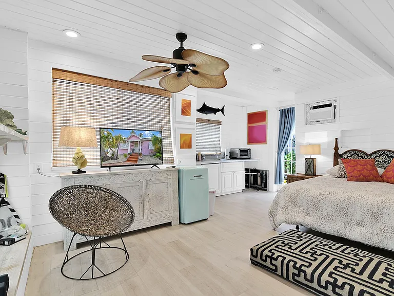 3218 Palm Dr — Photo 23