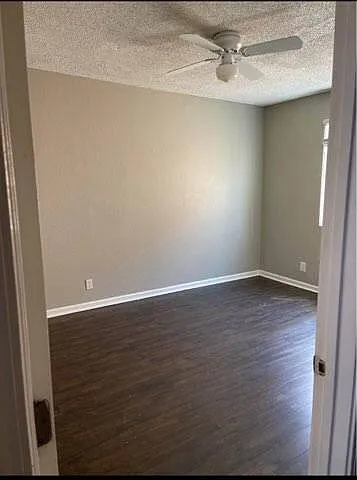 3 bed, 1200 sqft, $2,646 — Photo 3