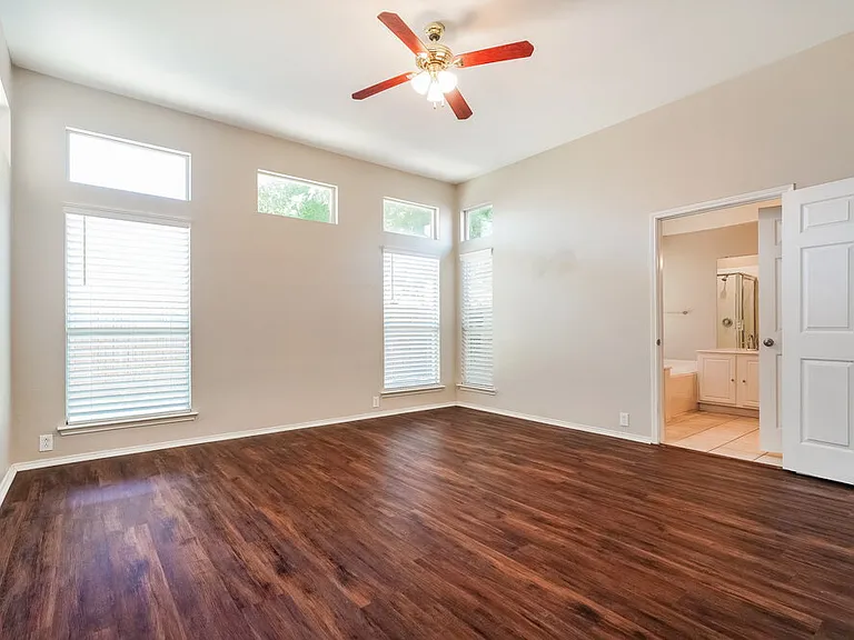 10201 Jessica St — Photo 11